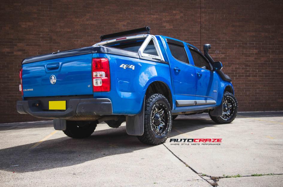HOLDEN COLORADO FULL BLOWN GLOSS BLACK MILLED ACCENTS
