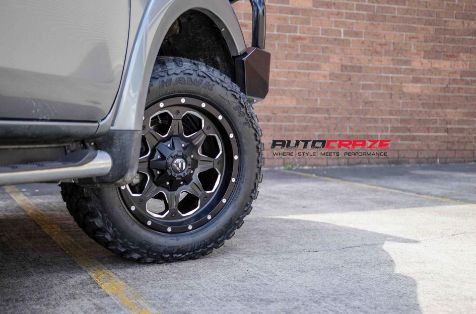 MITSUBISHI TRITON BOOST GLOSS BLACK MILLED ACCENTS