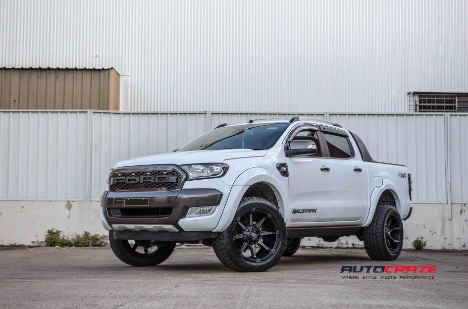 FORD RANGER COUPLER BLACK MACHINED WITH DARK TINT