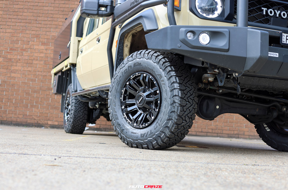 TOYOTA LAND CRUISER 79 SERIES ROH VAPOUR MATT BLACK W/ SILVER BOLTS