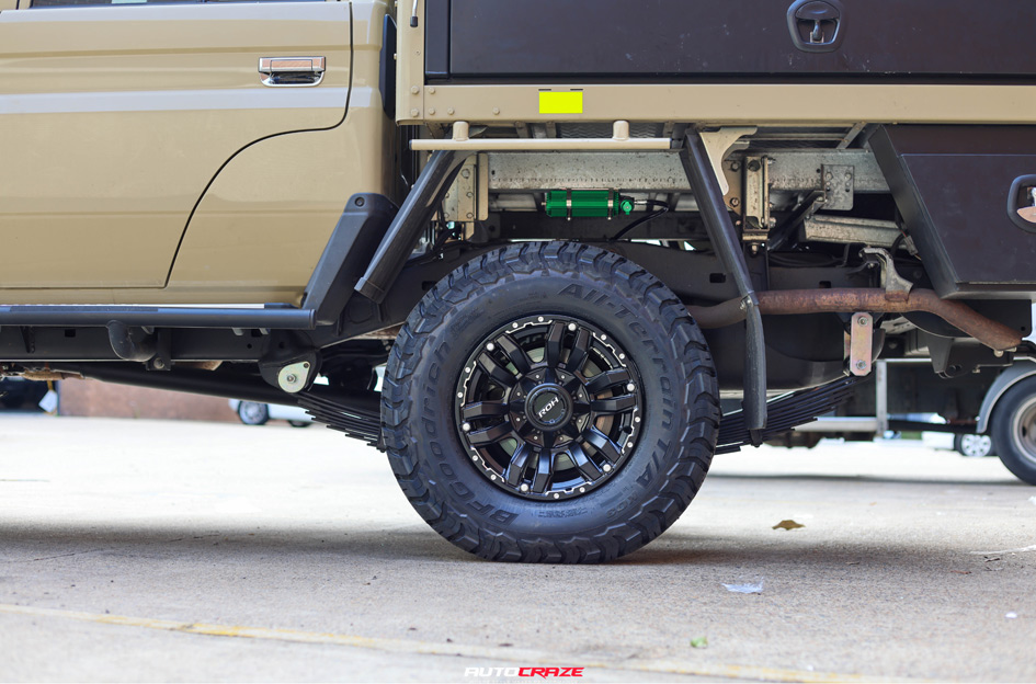 TOYOTA LAND CRUISER 79 SERIES ROH VAPOUR MATT BLACK W/ SILVER BOLTS
