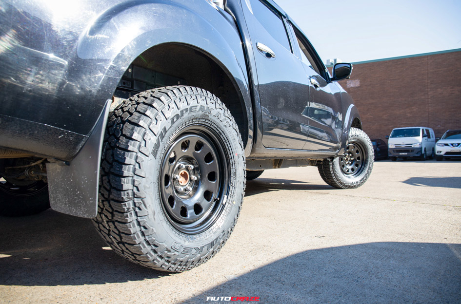 NISSAN NAVARA KING D-HOLE BLACK