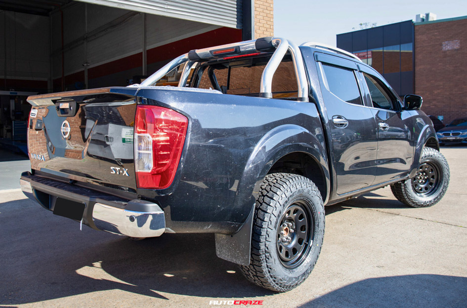 NISSAN NAVARA KING D-HOLE BLACK