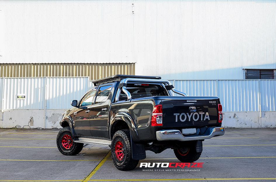 TOYOTA HILUX N70 4WD COVERT CANDY RED BLACK LIP