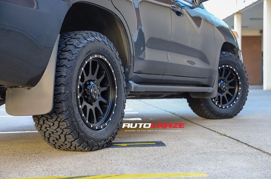 TOYOTA LANDCRUSIER CALIBRE SATIN BLACK