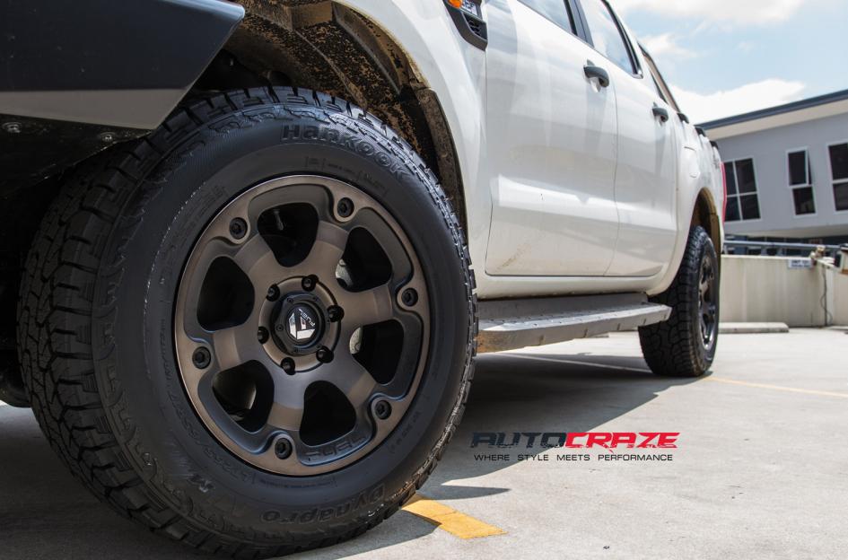 FORD RANGER BEAST BLACK MACHINED WITH DARK TINT