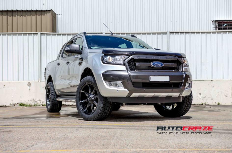 FORD RANGER COUPLER BLACK MACHINED WITH DARK TINT