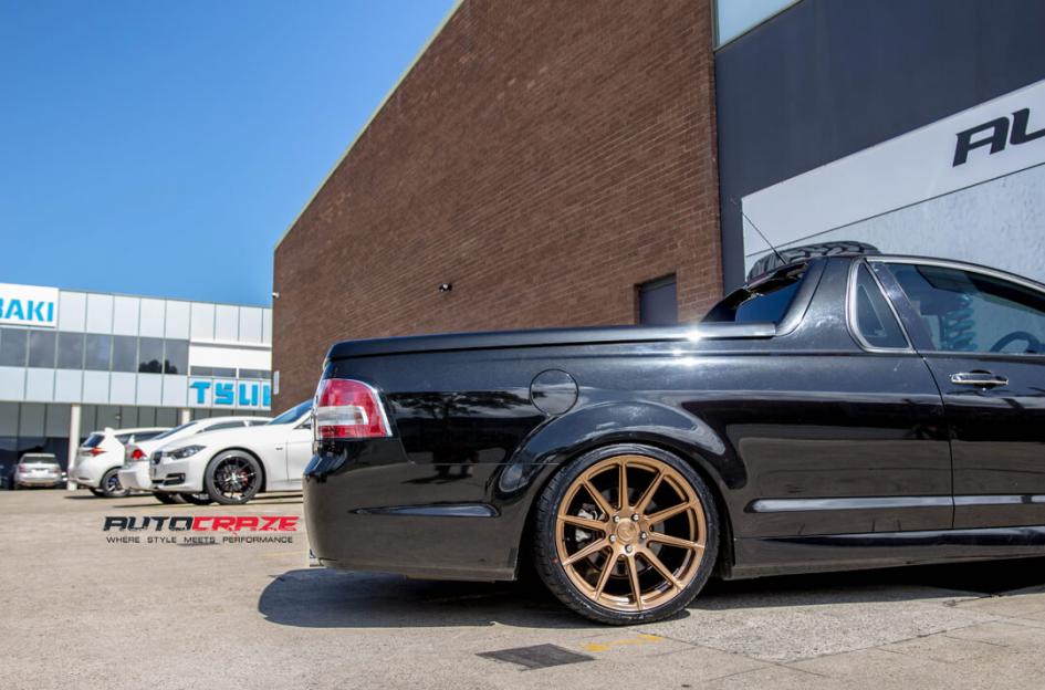 HOLDEN-COMMODORE-SF04-MATTE-BLACK