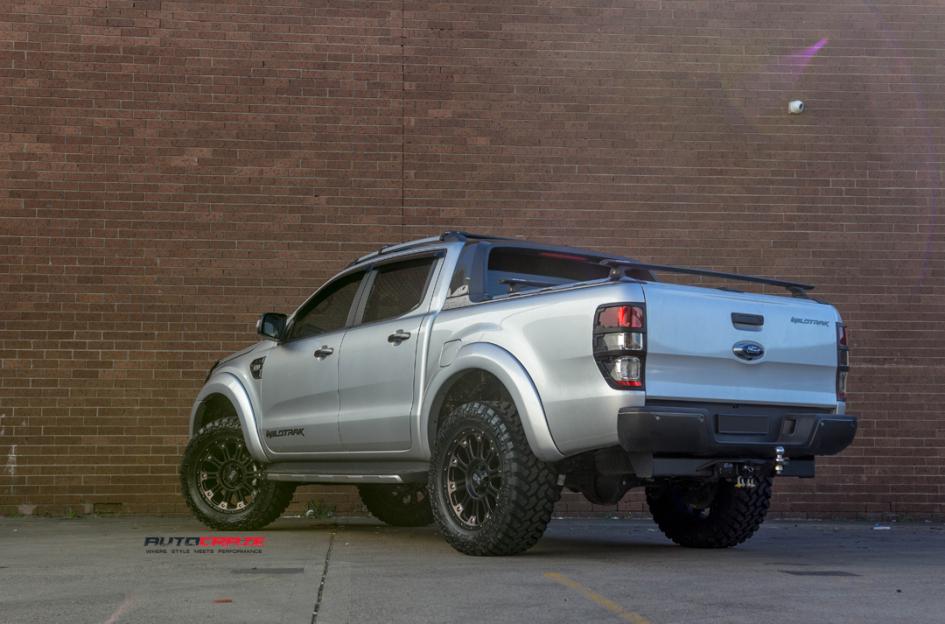 FORD RANGER HOSS XD II SATIN BLACK DARK TINT