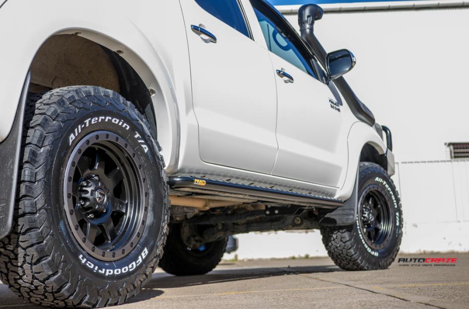 TOYOTA HILUX N70 4WD TROPHY MATTE BLACK WITH ANTHRACITE RING 22