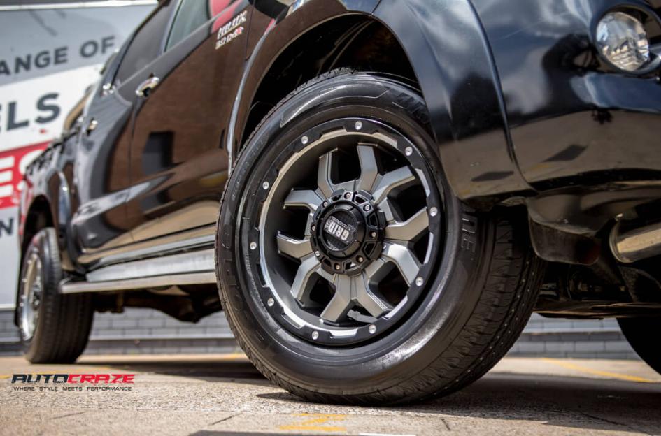 TOYOTA HILUX N70 4WD GD07 MATTE ANTHRACITE MILLED WITH BLACK LIP