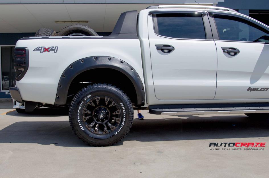 FORD-RANGER-VAPOR-BLACK-MACHINED-WITH-DARK-TINT-7