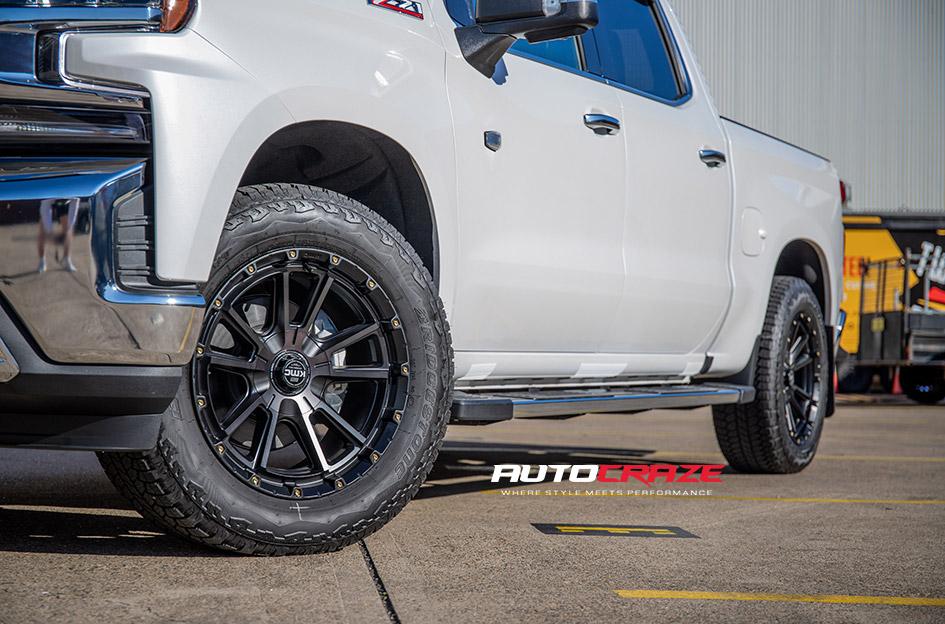 CHEVROLET-SILVERADO-SYNC-SATIN-BLACK