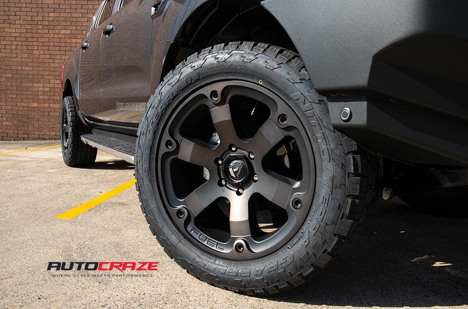 FORD RANGER BEAST BLACK MACHINED WITH DARK TINT