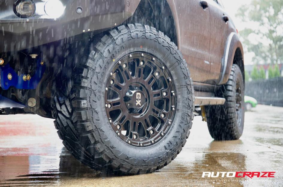 FORD EVEREST HOSS XD GLOSS BLACK