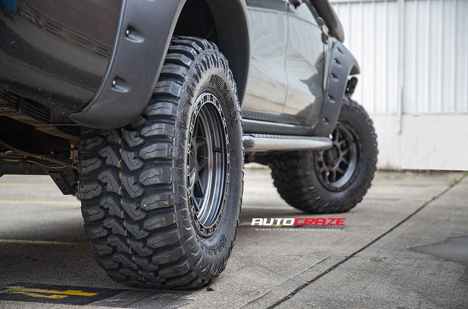 FORD RANGER KM544 MESA SATIN BLACK GLOSS BLACK LIP