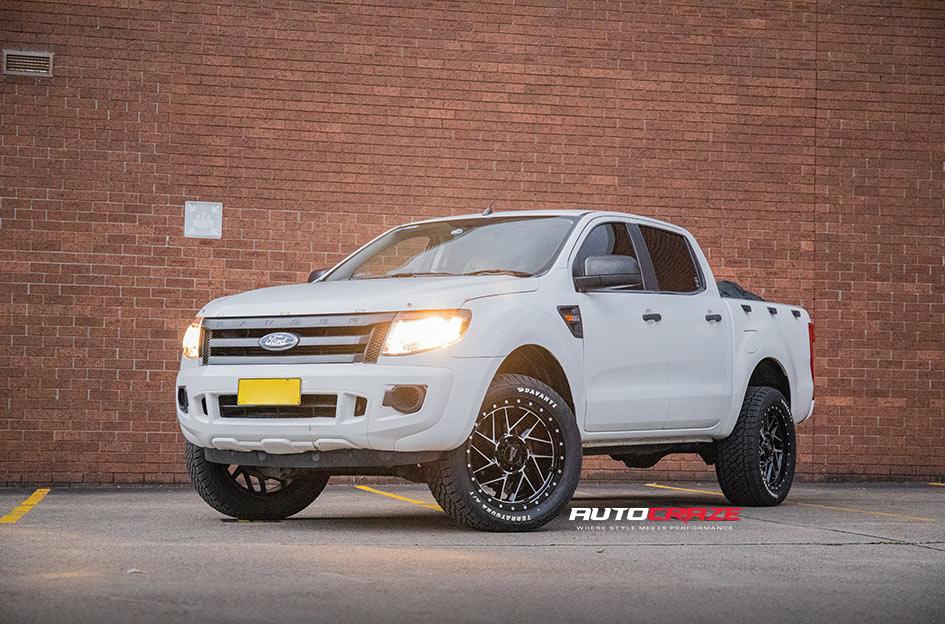 FORD RANGER MO985 GLOSS BLACK MACHINED