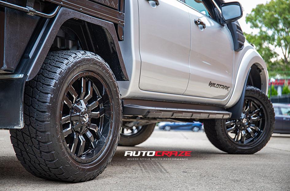 FORD-RANGER-SLEDGE-GLOSS-BLACK-MILLED-ACCENTS