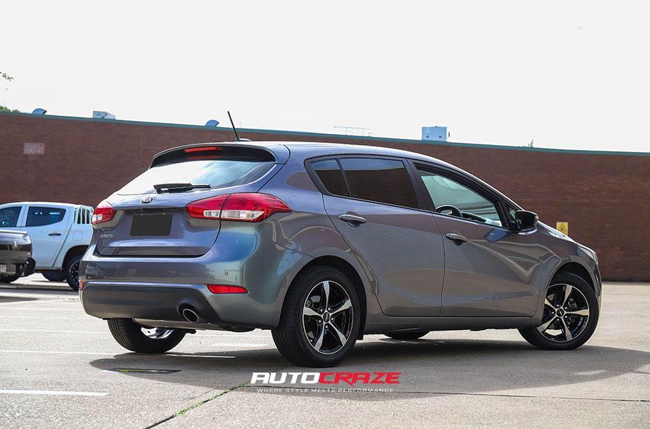 KIA-CERATO-BADGER-PIANO-BLACK-MACHINED