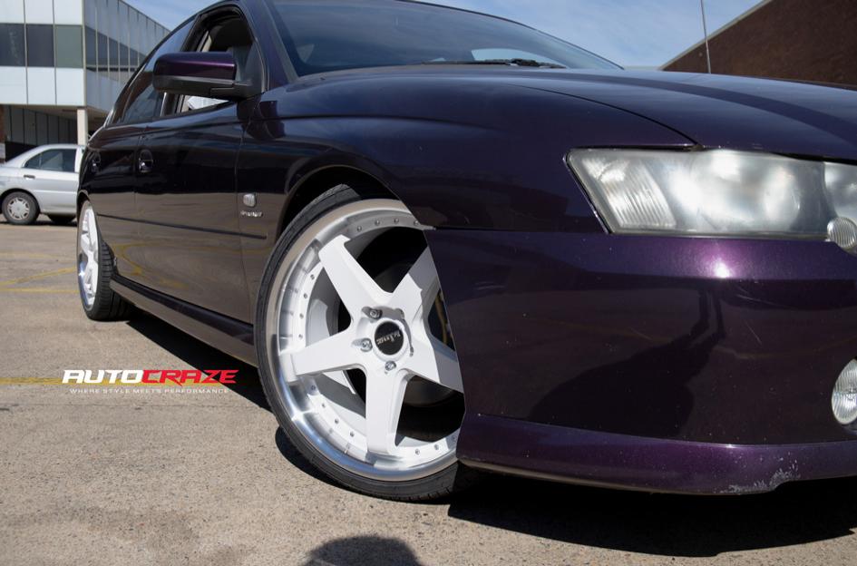 HOLDEN COMMODORE DETROIT WHITE MACHINED LIP