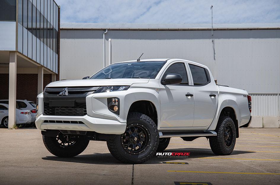 MITSUBISHI TRITON HURRICANE MATTE BLACK