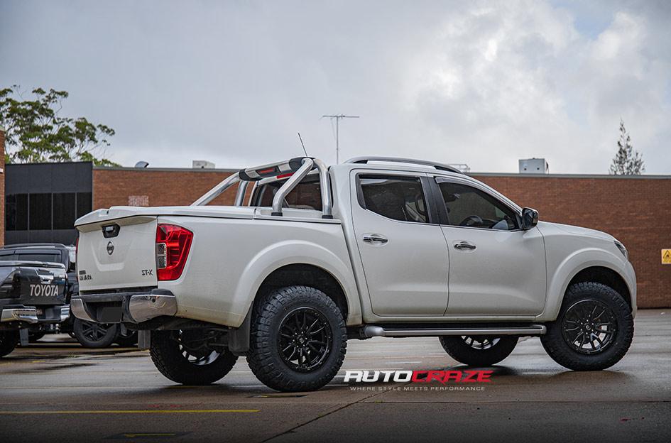 NISSAN NAVARA REBEL MATTE BLACK