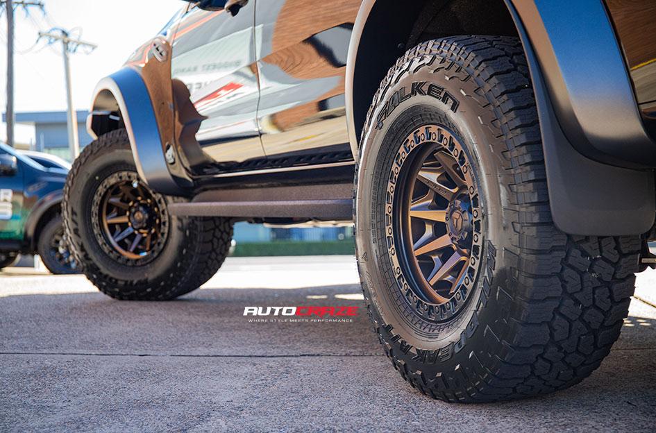 FORD RANGER RAPTOR COVERT BRONZE BLACK LIP