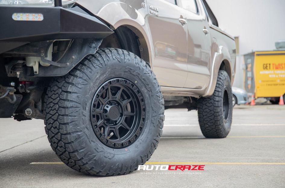 TOYOTA HILUX N70 4WD AX202 CAST IRON BLACK