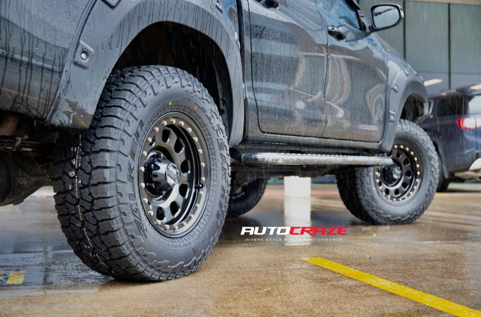 TOYOTA HILUX N80 4WD D LOCKER BLACK