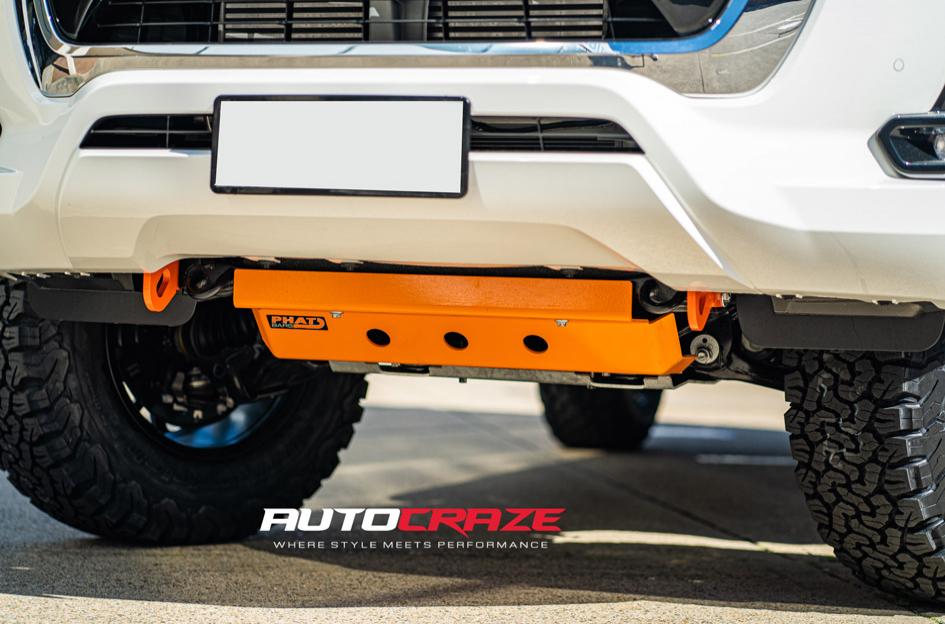 TOYOTA HILUX 4WD CHAOS SATIN BLACK