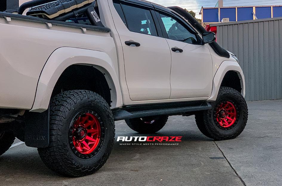 TOYOTA HILUX N80 4WD COVERT CANDY RED BLACK LIP
