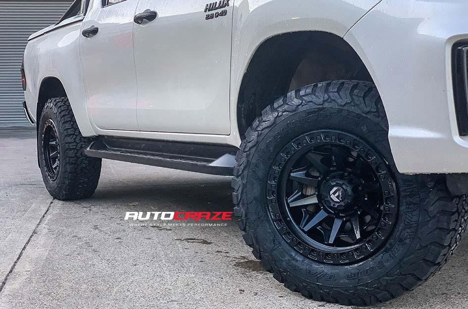 TOYOTA HILUX N80 4WD COVERT MATTE BLACK
