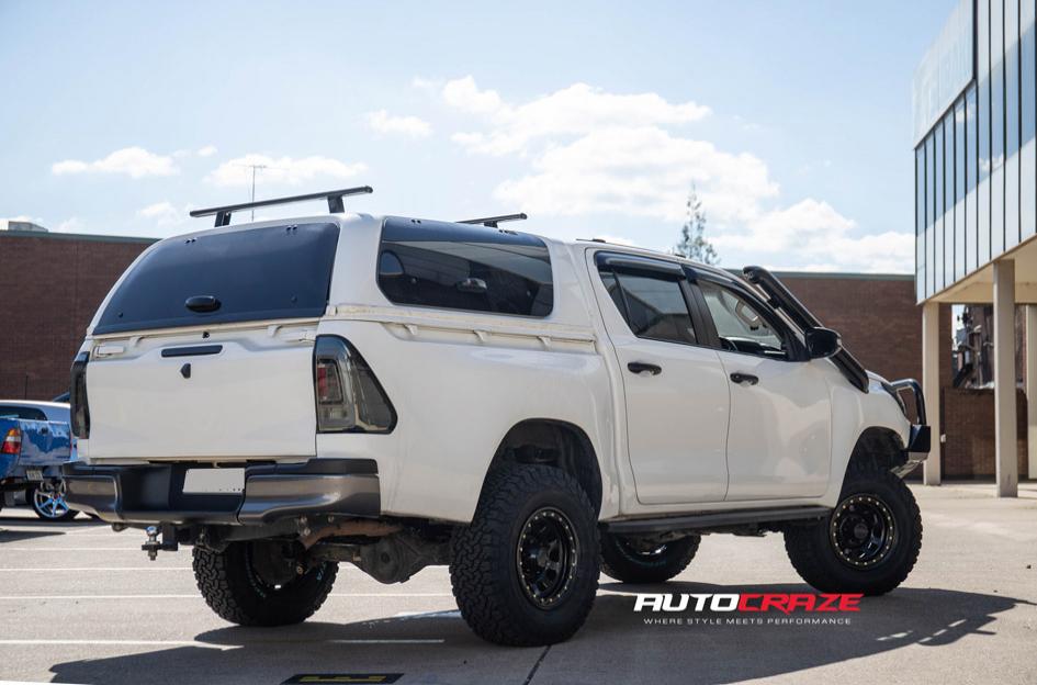 TOYOTA HILUX N80 4WD D LOCKER BLACK