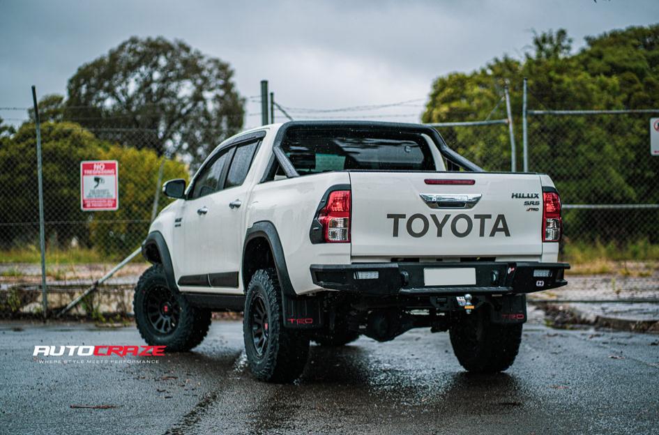 TOYOTA HILUX N80 4WD VICTIM MATTE BLACK