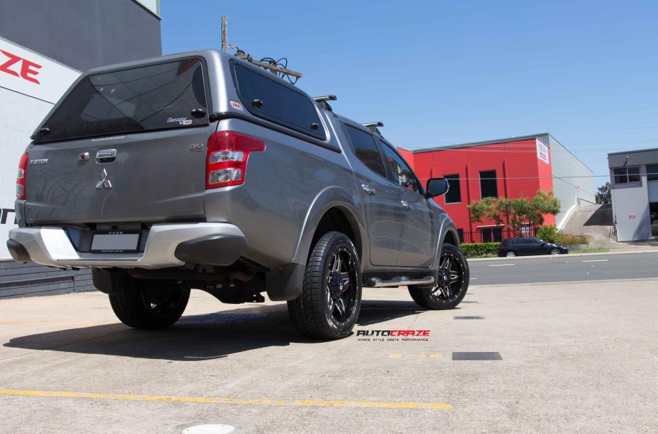 MITSUBISHI TRITON FULL BLOWN GLOSS BLACK MILLED ACCENTS
