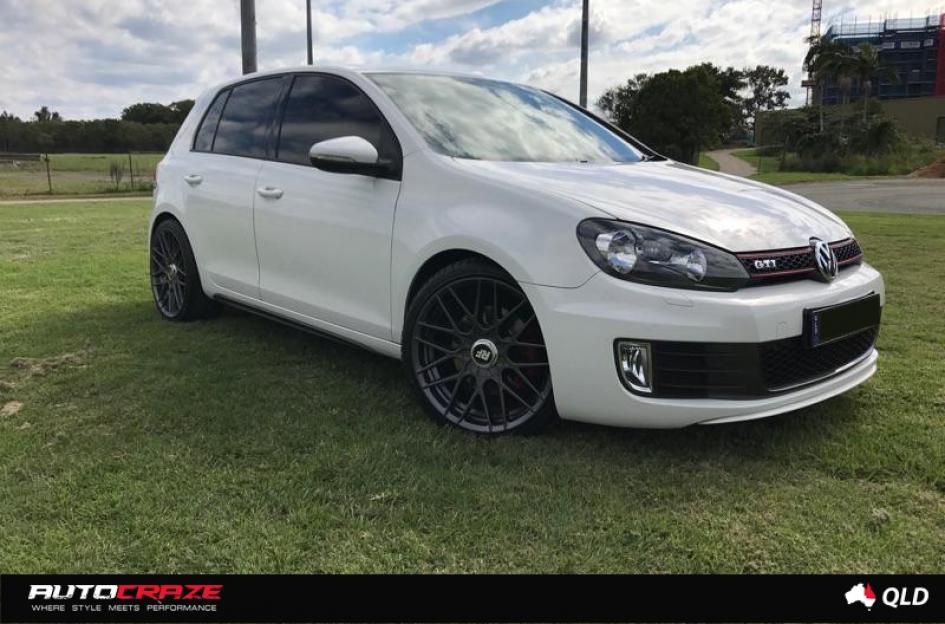 VOLKSWAGEN GOLF RSE MATTE GUN METAL