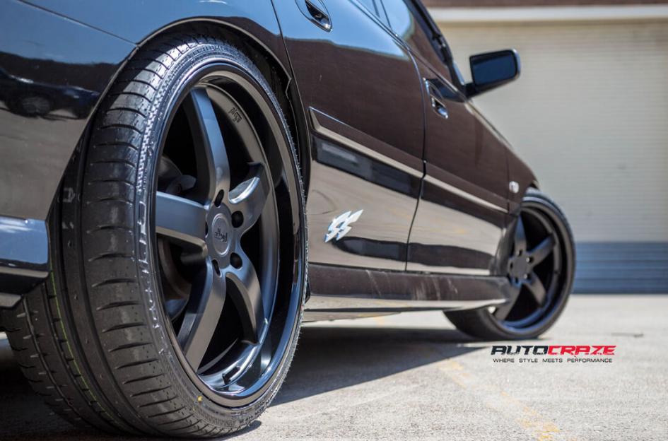 HOLDEN-COMMODORE-PANTANO-MATTE-BLACK