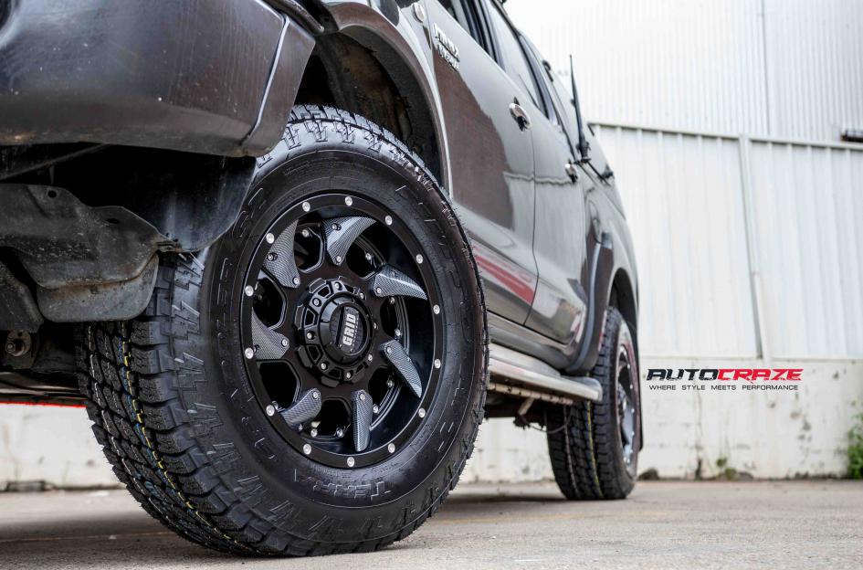 TOYOTA HILUX N70 4WD GD01 GRAPHITE MILLED ACCENTS WITH CHROME INSERTS
