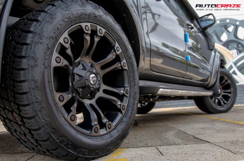 FORD-RANGER-VAPOR-BLACK-MACHINED-WITH-DARK-TINT