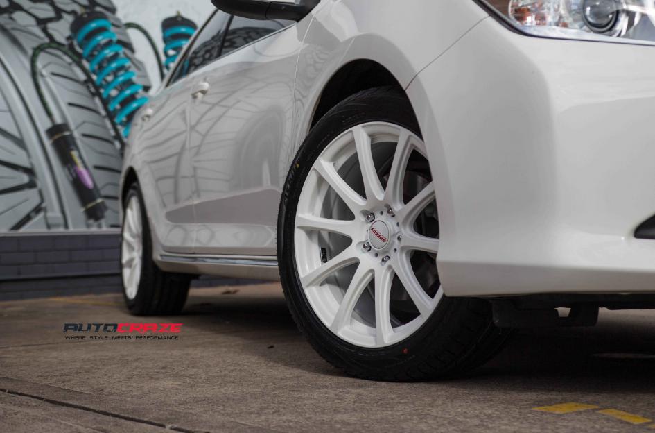TOYOTA AURION CARBINE WHITE