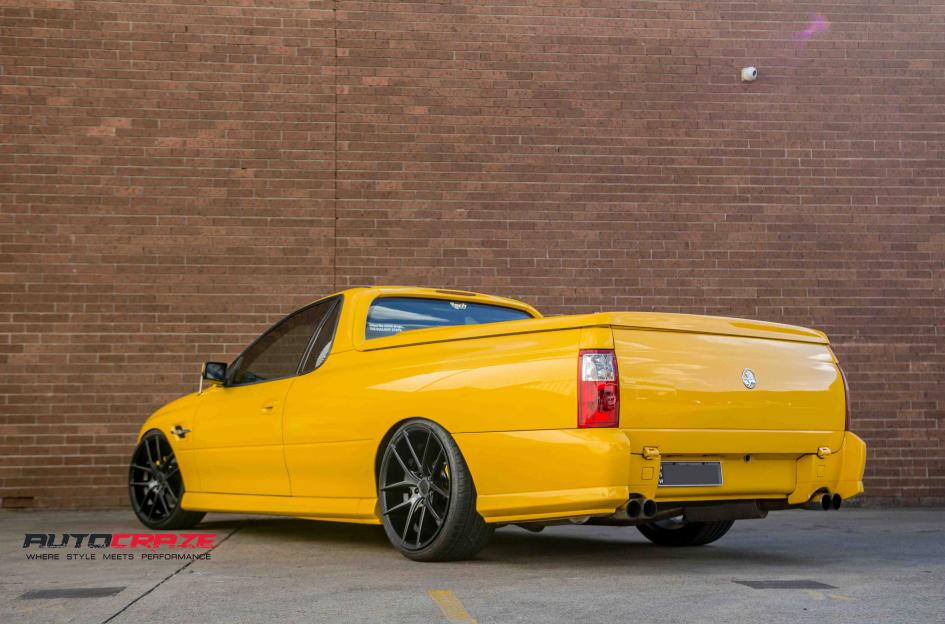 HOLDEN-COMMODORE-TARGA-BLACK---MACHINED-WITH-DOUBLE-DARK-TINT