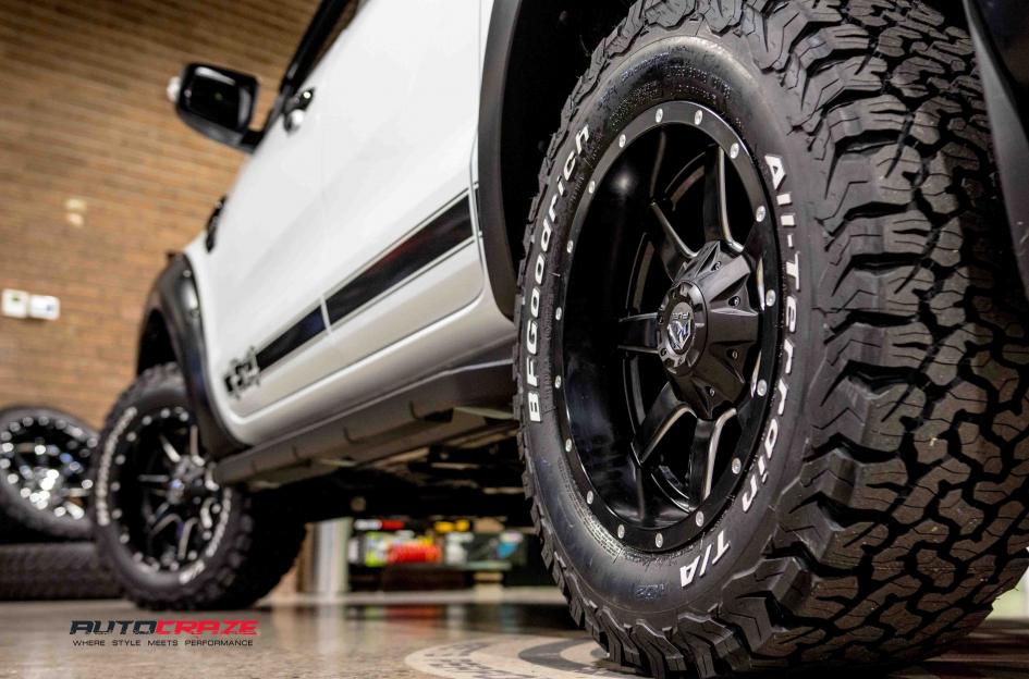 FORD RANGER MAVERICK GLOSS BLACK MILLED ACCENTS 6