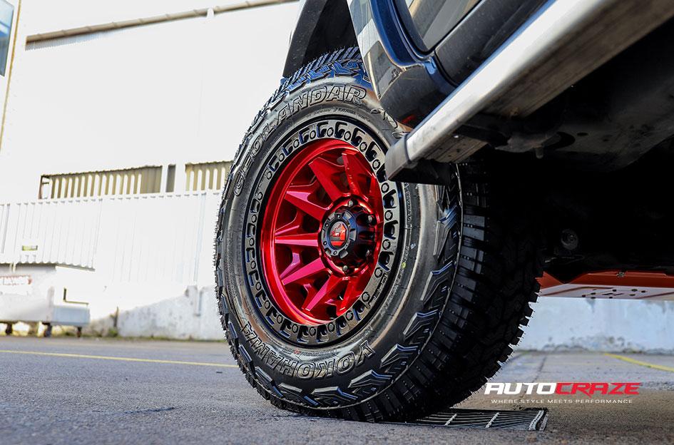 TOYOTA HILUX N70 4WD COVERT CANDY RED BLACK LIP