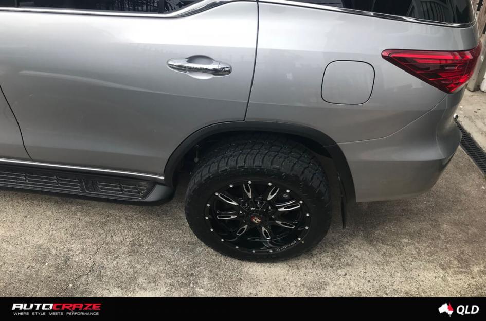 TOYOTA FORTUNER SCYTHE GLOSS BLACK MILLED ACCENTS