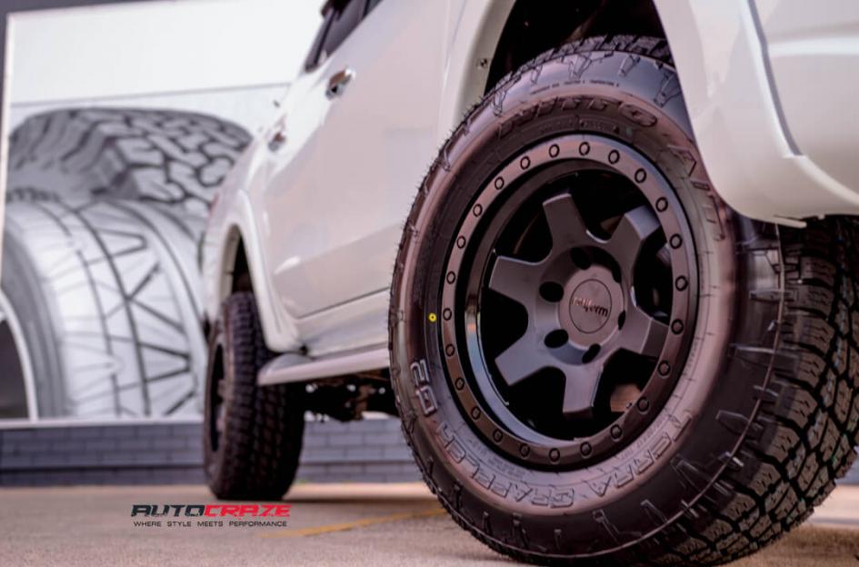 MITSUBISHI-TRITON-SIX-MATTE-BLACK-FACE-WITH-GLOSS-BLACK-WINDOWS
