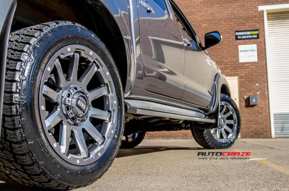 TOYOTA HILUX N70 4WD GD05 GRAPHITE WITH MILLED ACCENTS