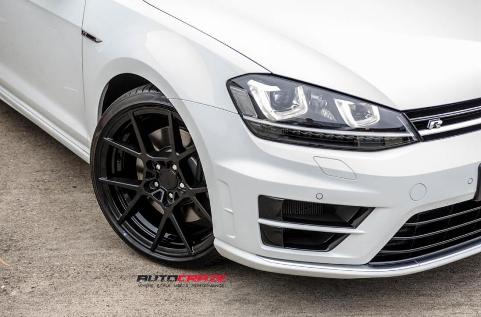VOLKSWAGEN GOLF KPS MATTE BLACK