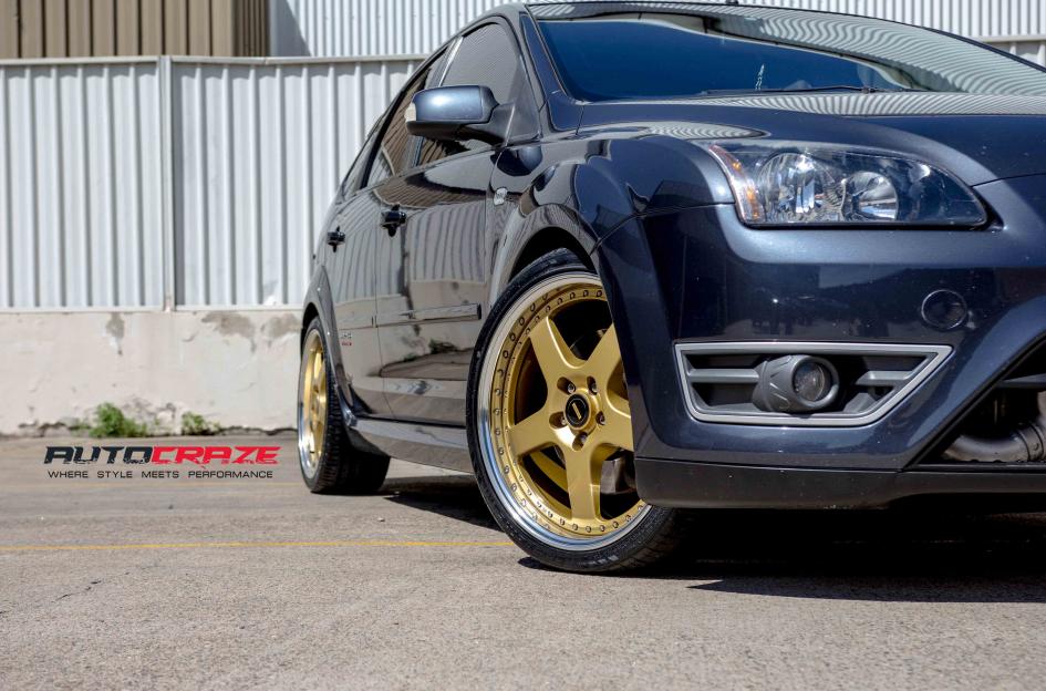 FORD FOCUS  5 STUD  FR