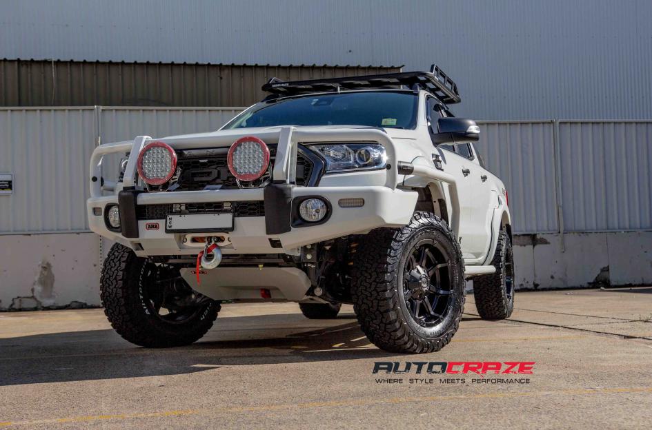 FORD RANGER COUPLER BLACK MACHINED WITH DARK TINT 9