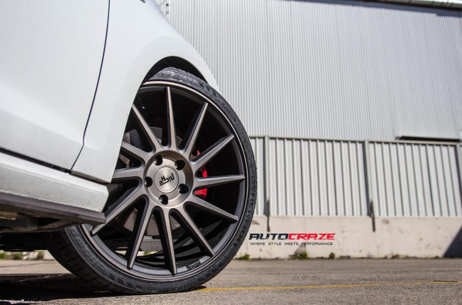 VOLKSWAGEN-GOLF-INVERT-MATTE-BLACK-TINTED-FACE